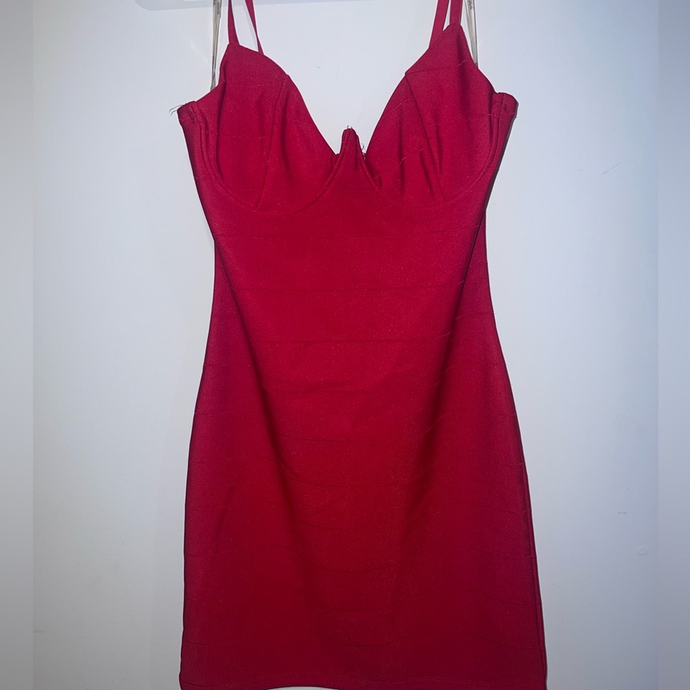 Elegant Red Sleeveless Dress